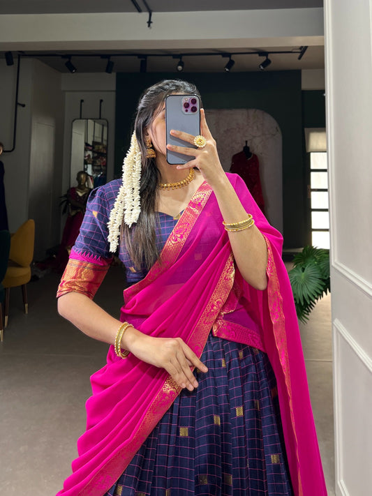 Lehenga à carreaux bleu foncé, rose & doré