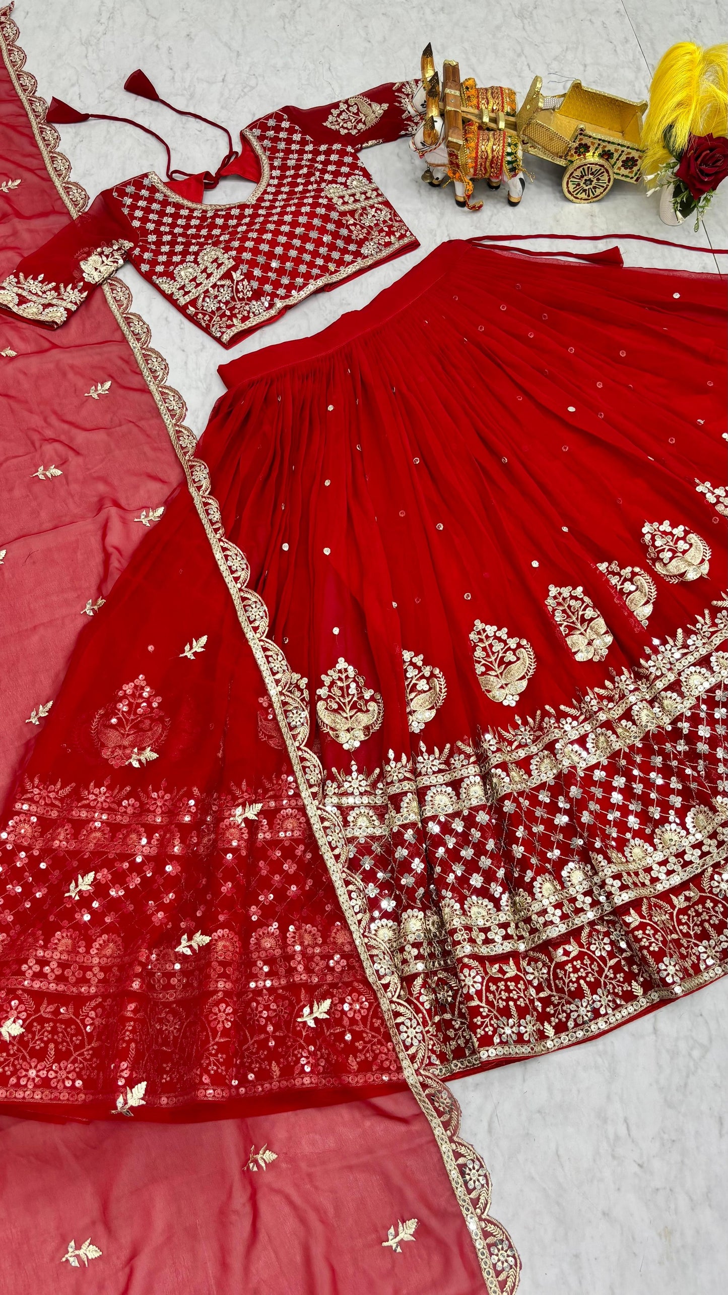Lehenga rouge & doré