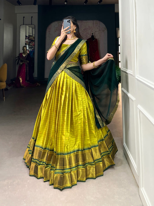 Lehenga à carreaux vert & doré