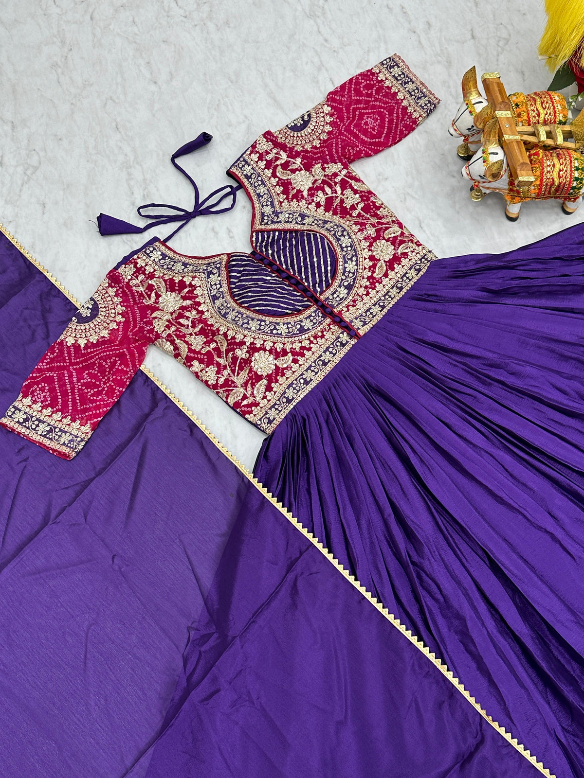Robe indienne mauve, rose & doré