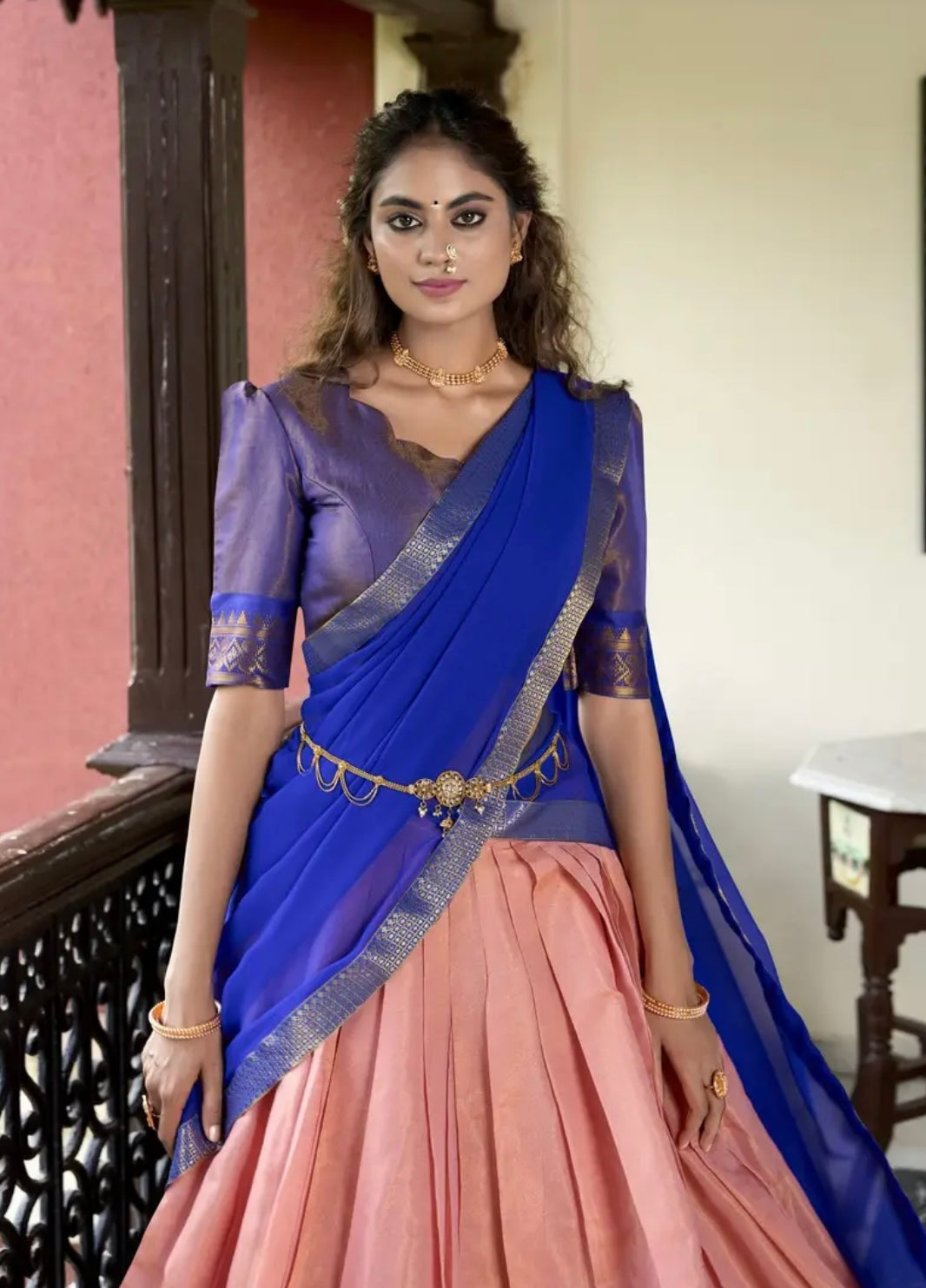 Lehenga saumon & bleu royal