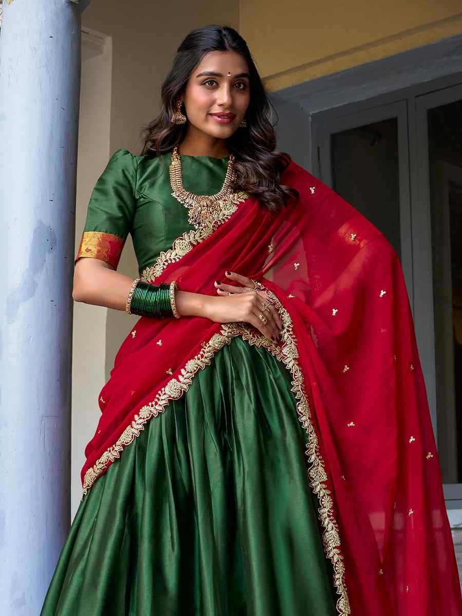 Lehenga vert, rouge & doré