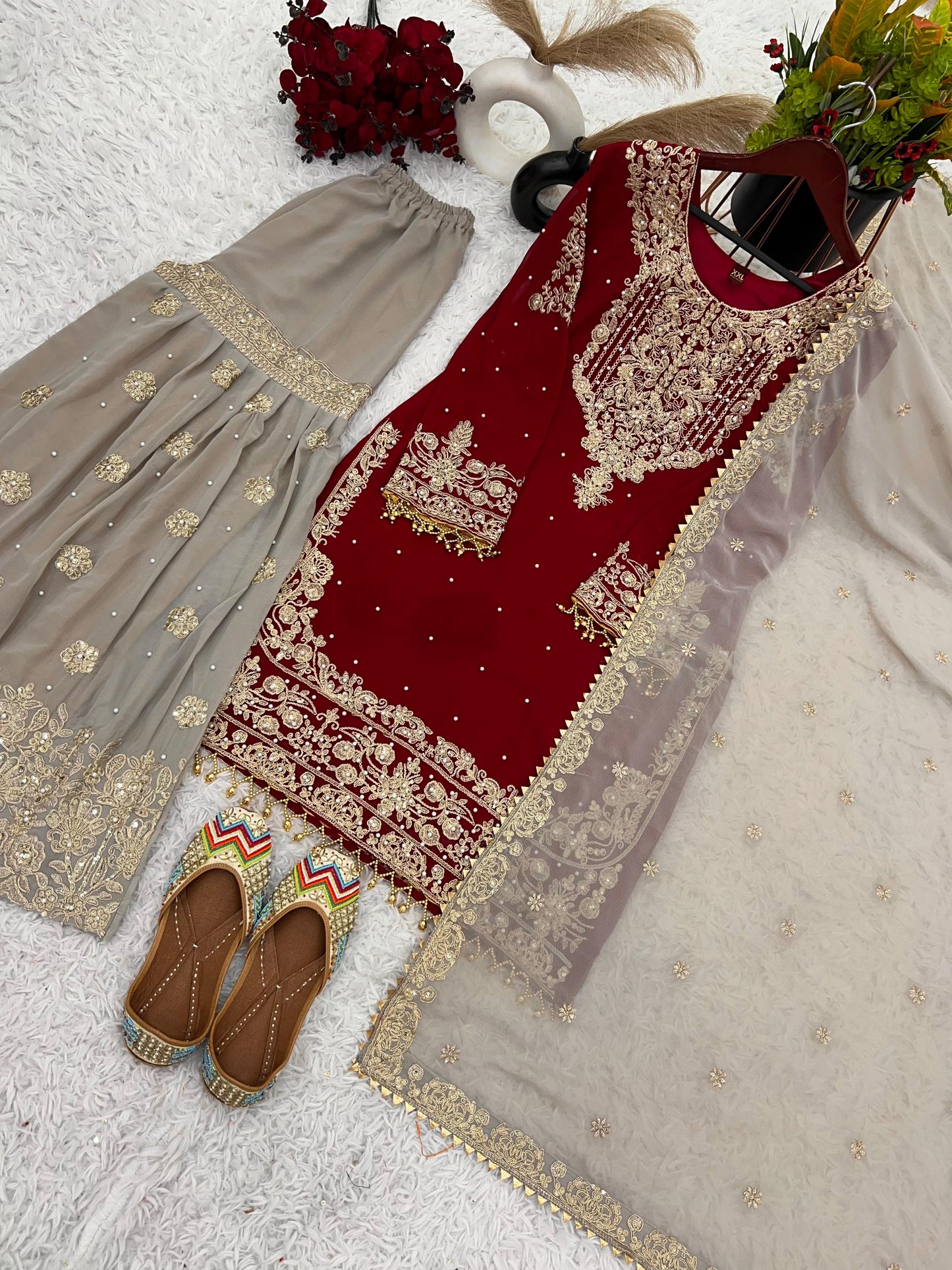 Ensemble haut, pantalon palazzo, écharpe rouge bordeaux & taupe