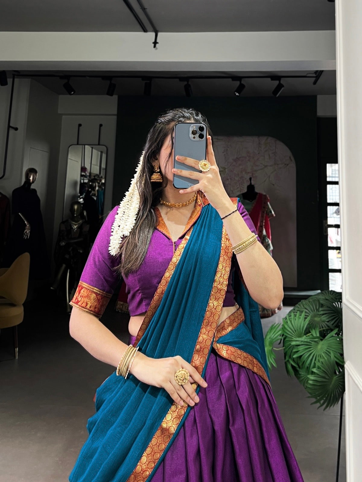 Lehenga mauve, bleu & doré