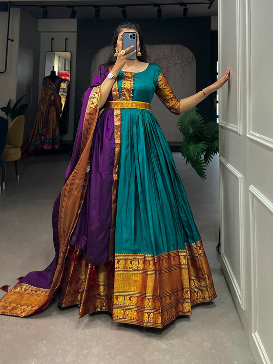 Robe indienne turquoise, mauve & doré