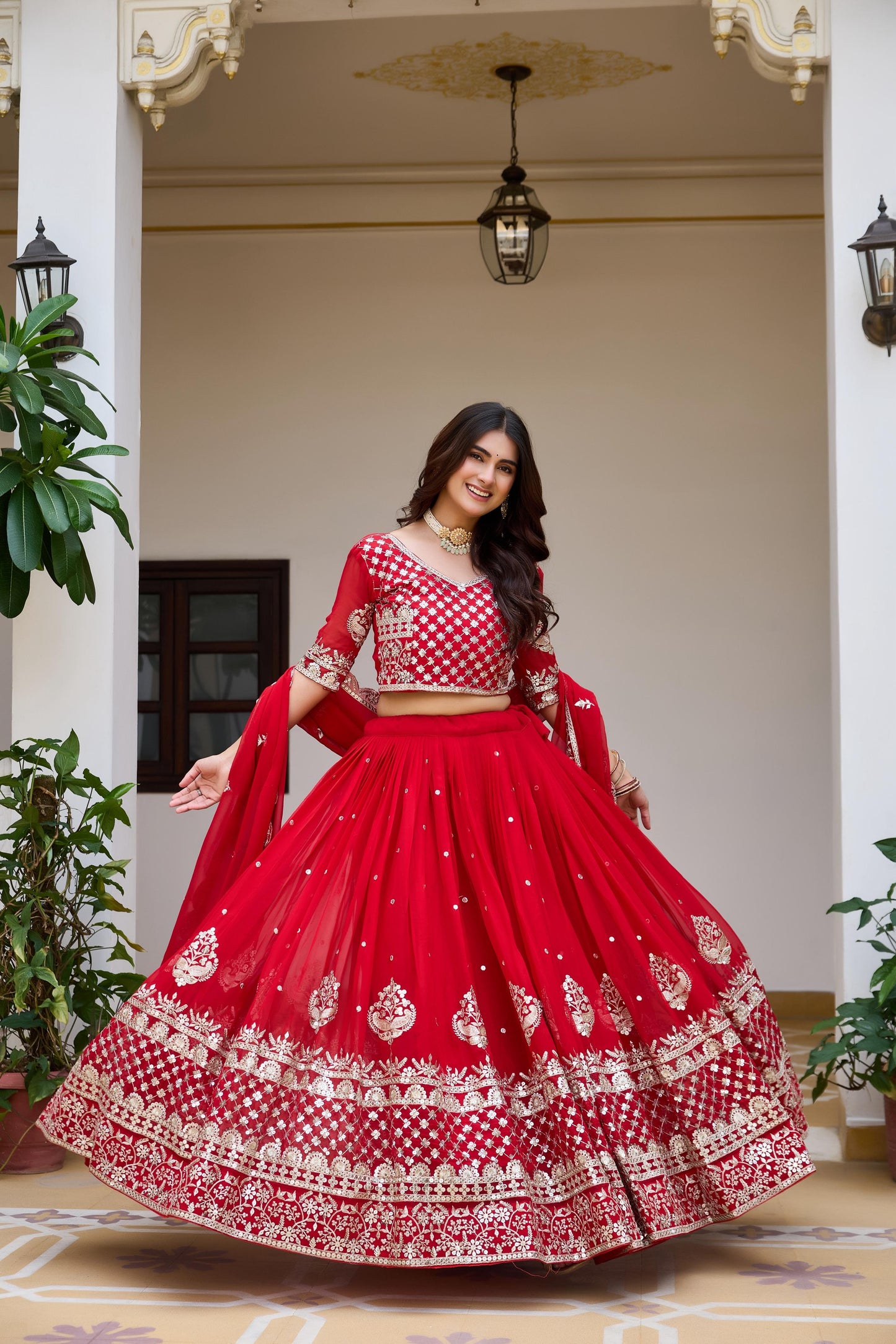 Lehenga rouge & doré