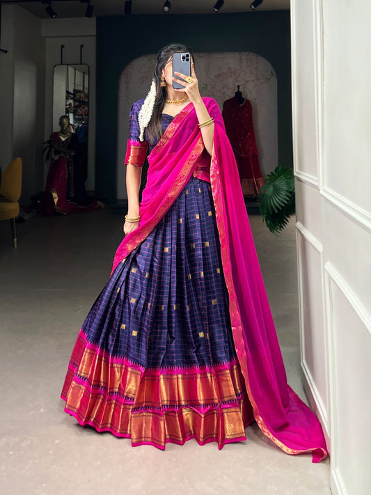 Lehenga à carreaux bleu foncé, rose & doré