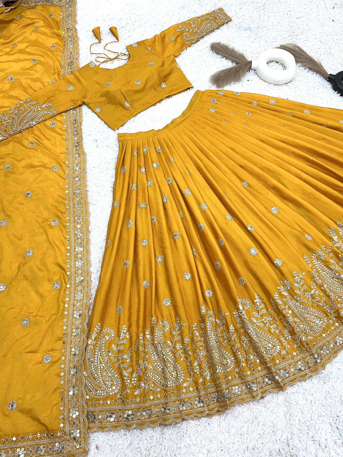 Lehenga jaune & doré