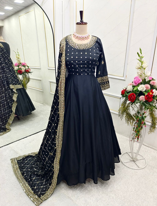 Robe indienne noire & doré