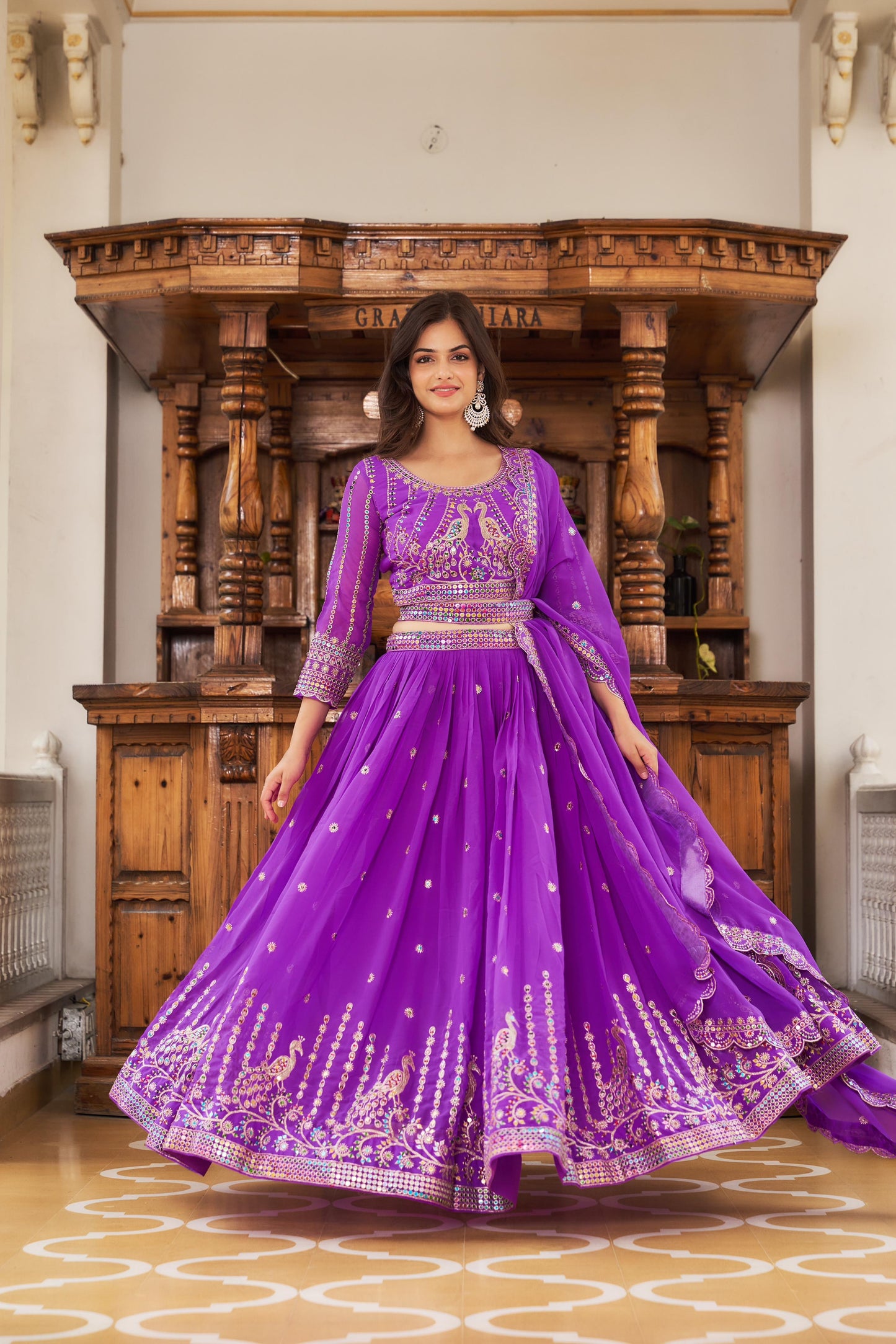 Lehenga mauve motifs paon