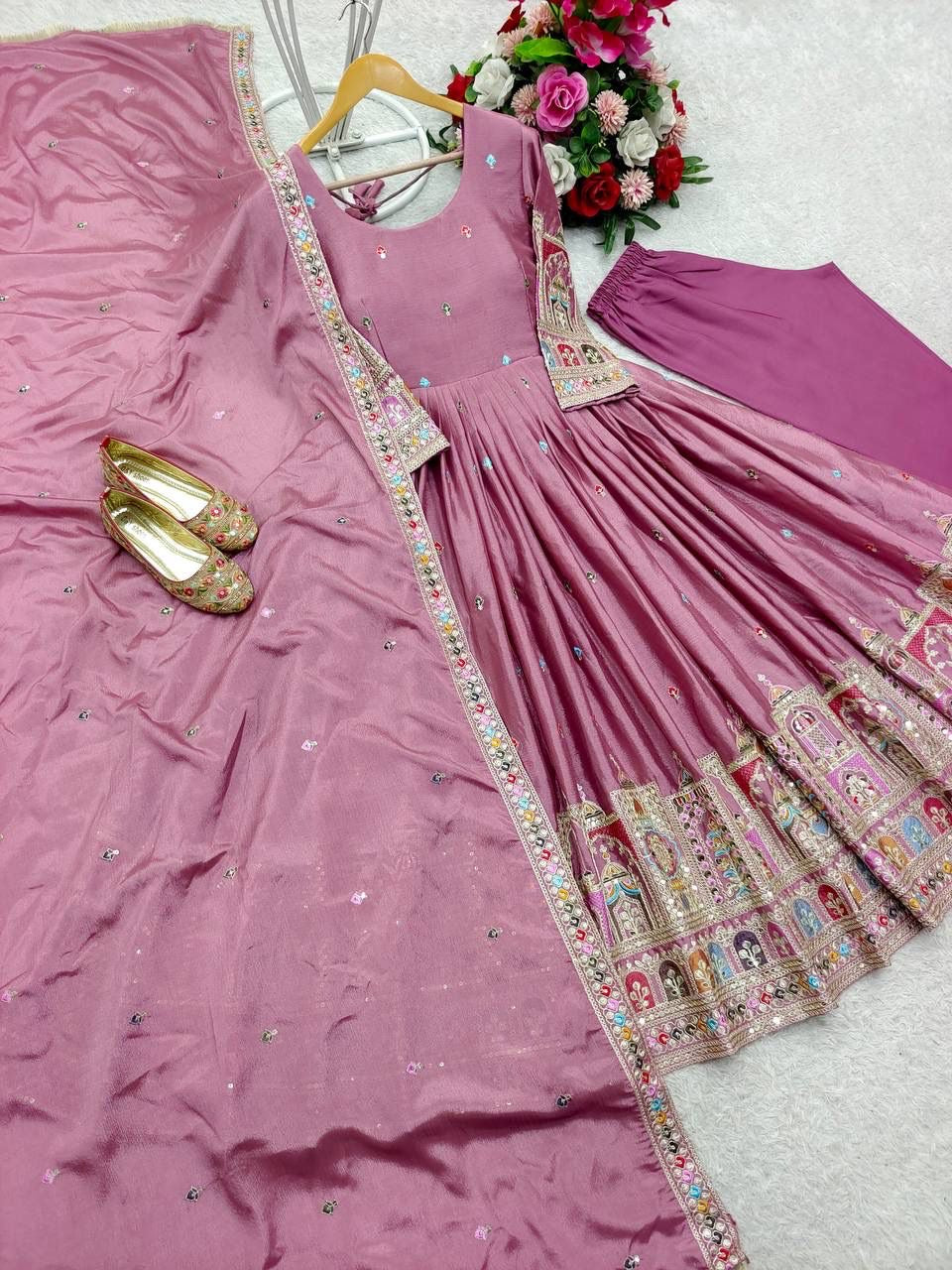 Robe parme & doré