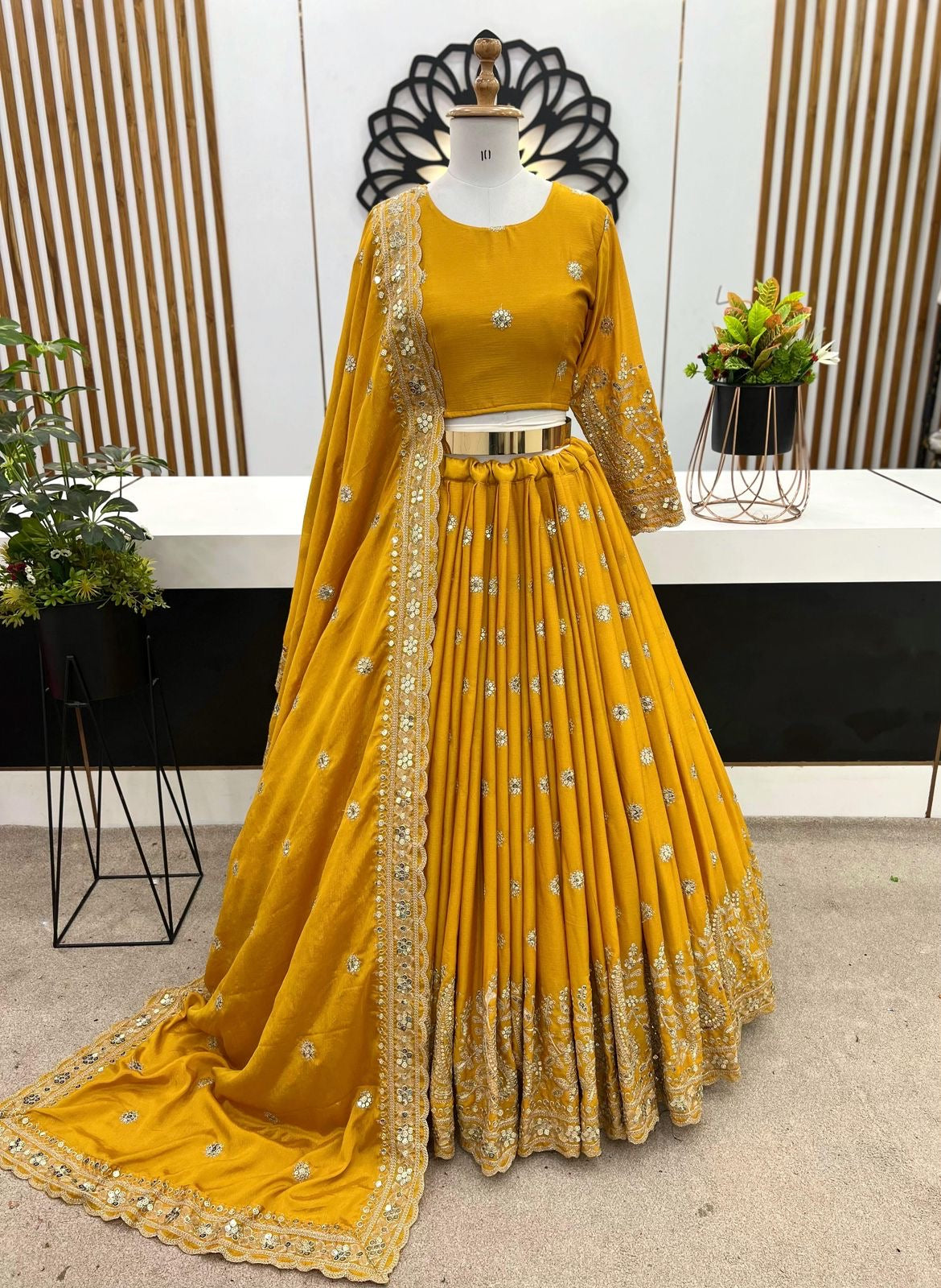 Lehenga jaune & doré