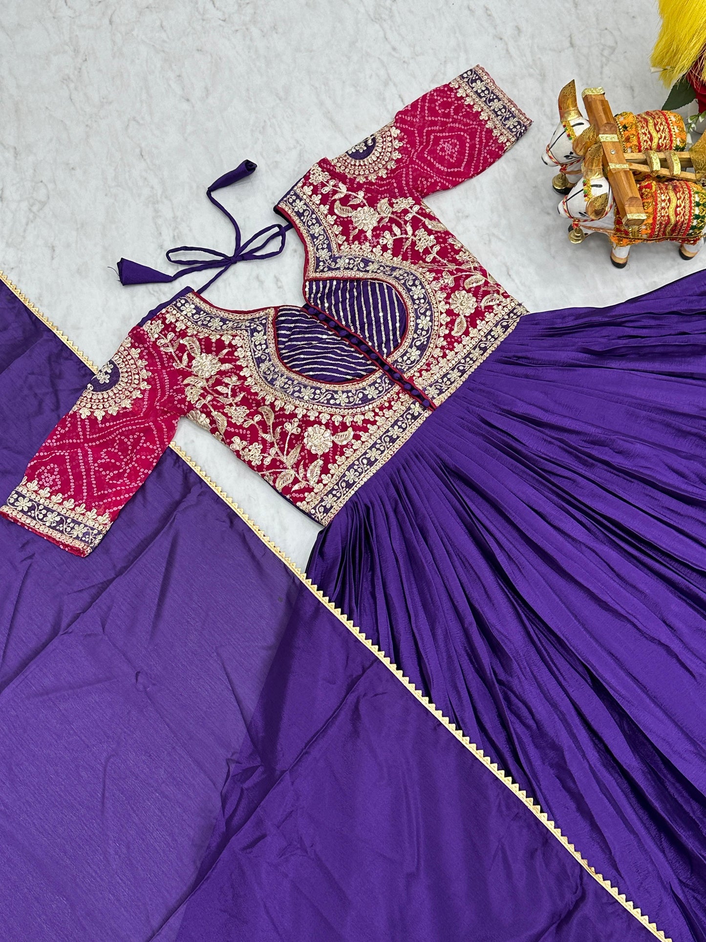 Robe indienne mauve, rose & doré