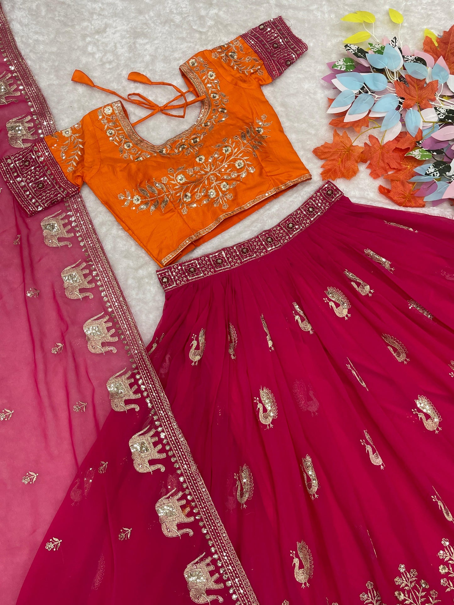 Lehenga rose, orange & doré