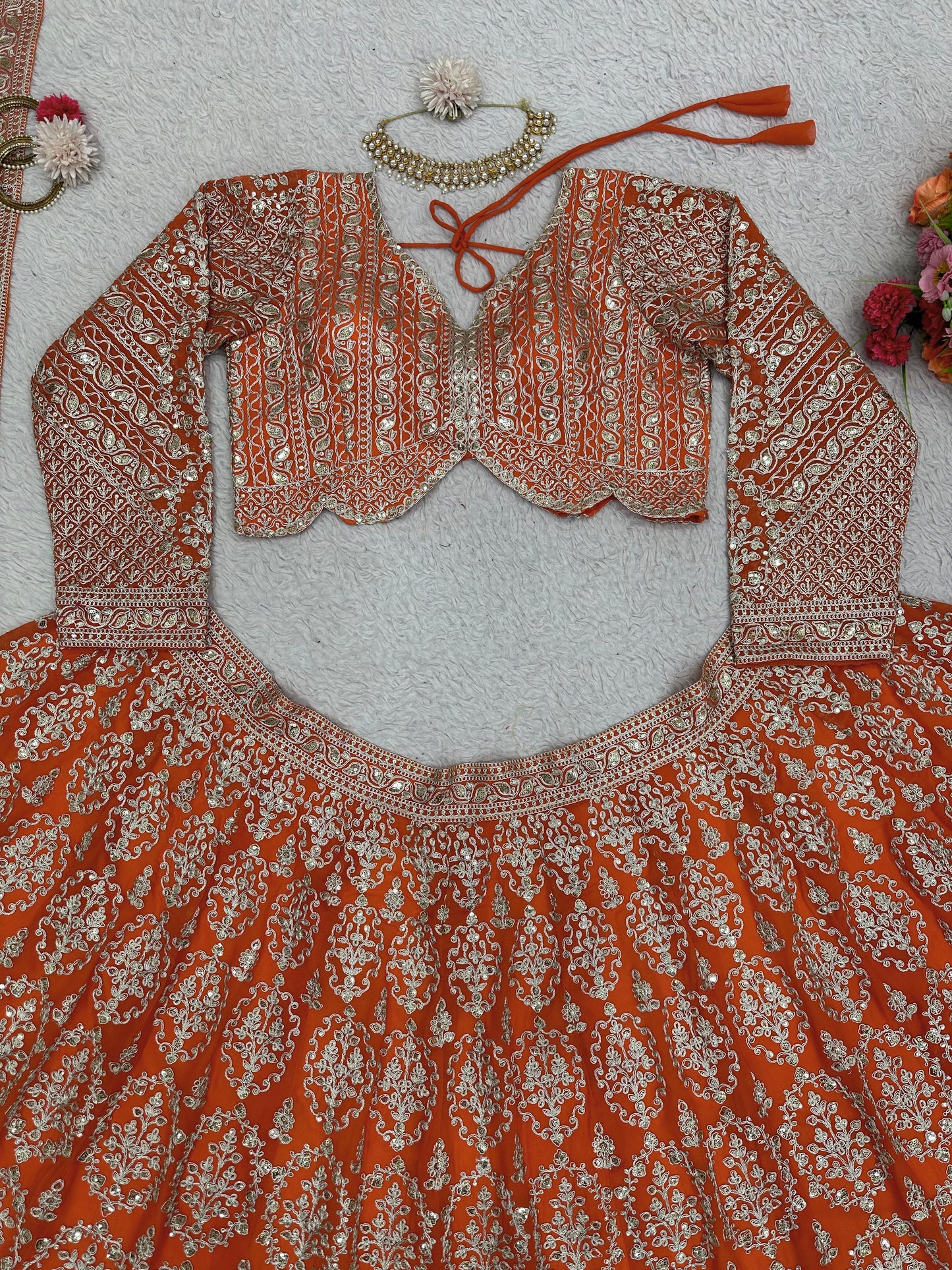 Lehenga design orange & doré