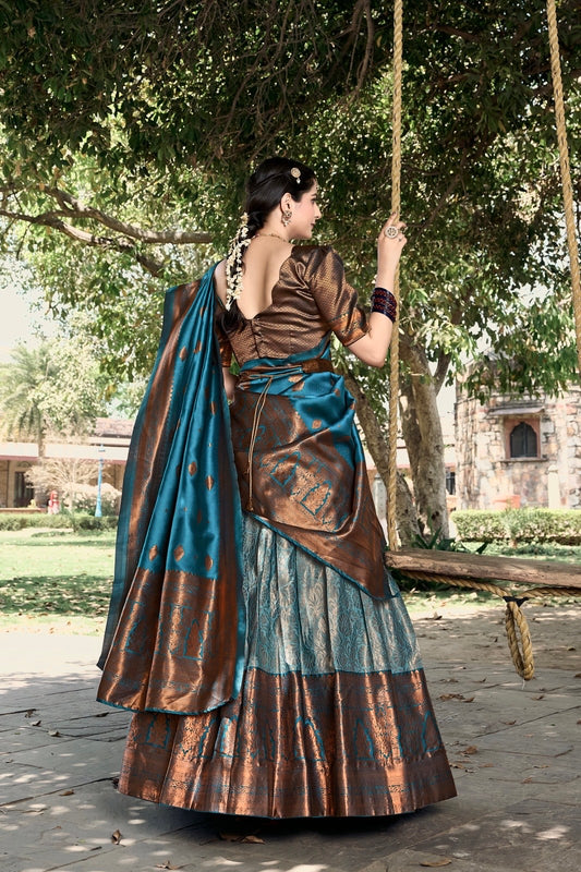 Lehenga design bleu & doré