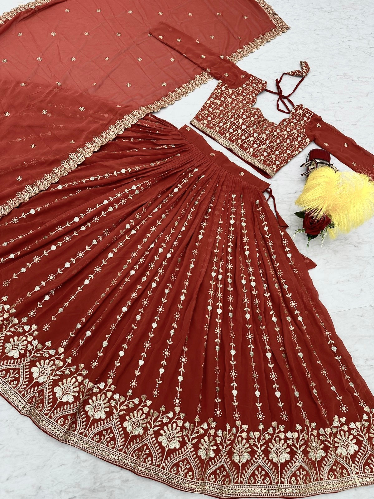 Lehenga rouille & doré