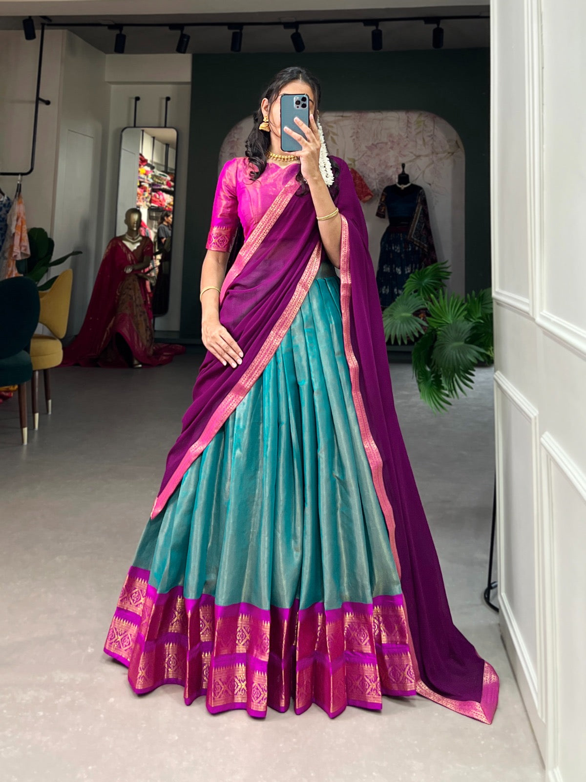 Lehenga bleu turquoise, rose & doré