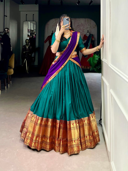 Lehenga bleu turquoise, mauve & doré