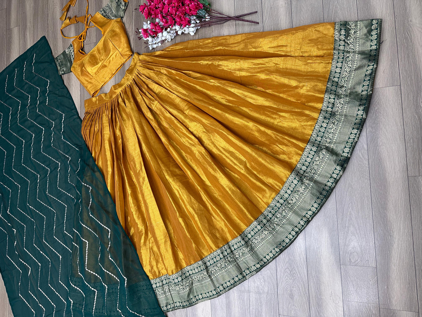 Lehenga jaune & vert