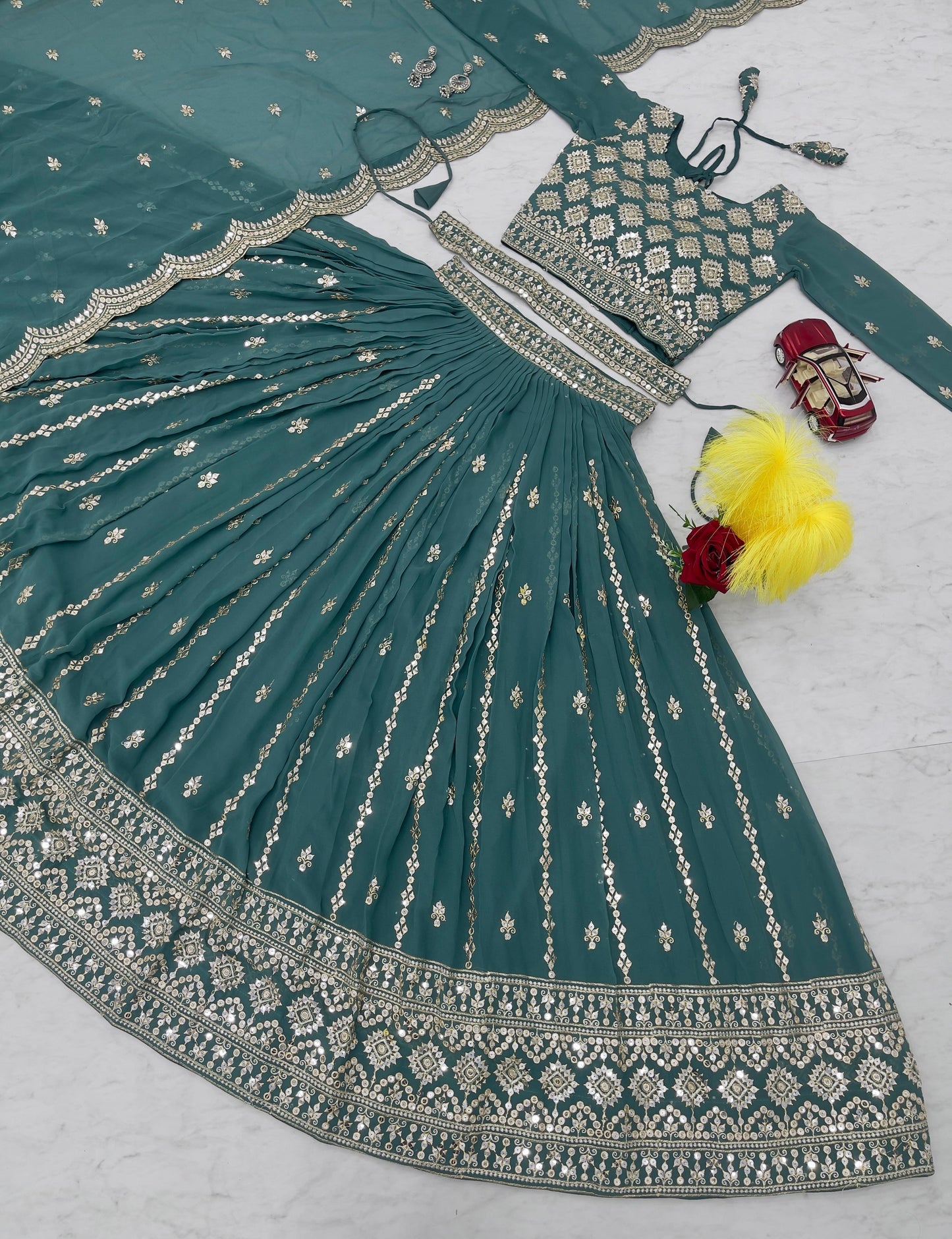 Lehenga bleu & doré