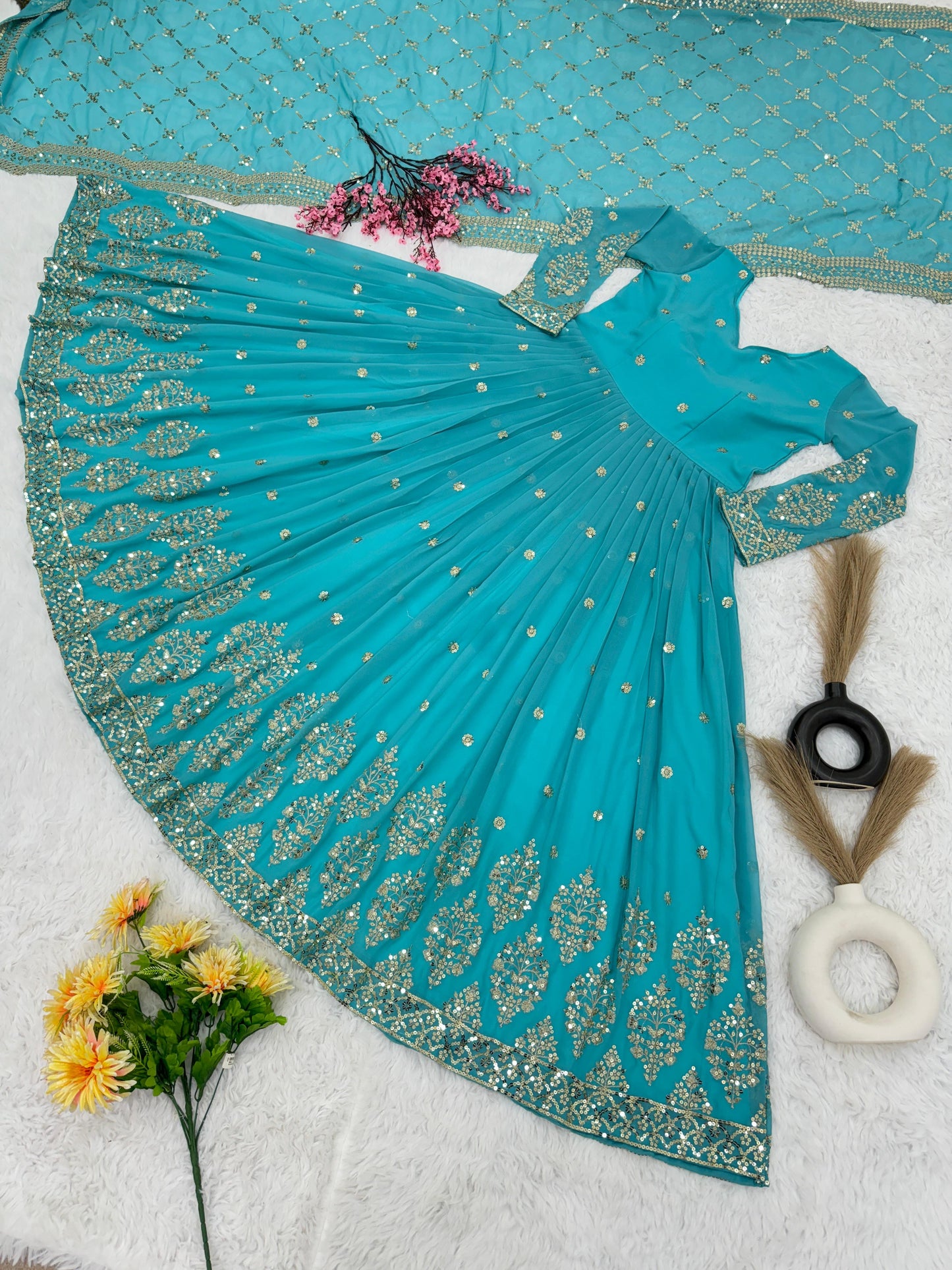 Robe bleu cyan & doré