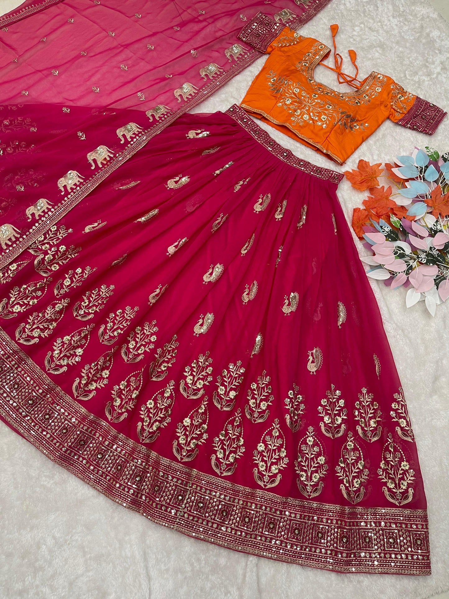 Lehenga rose, orange & doré