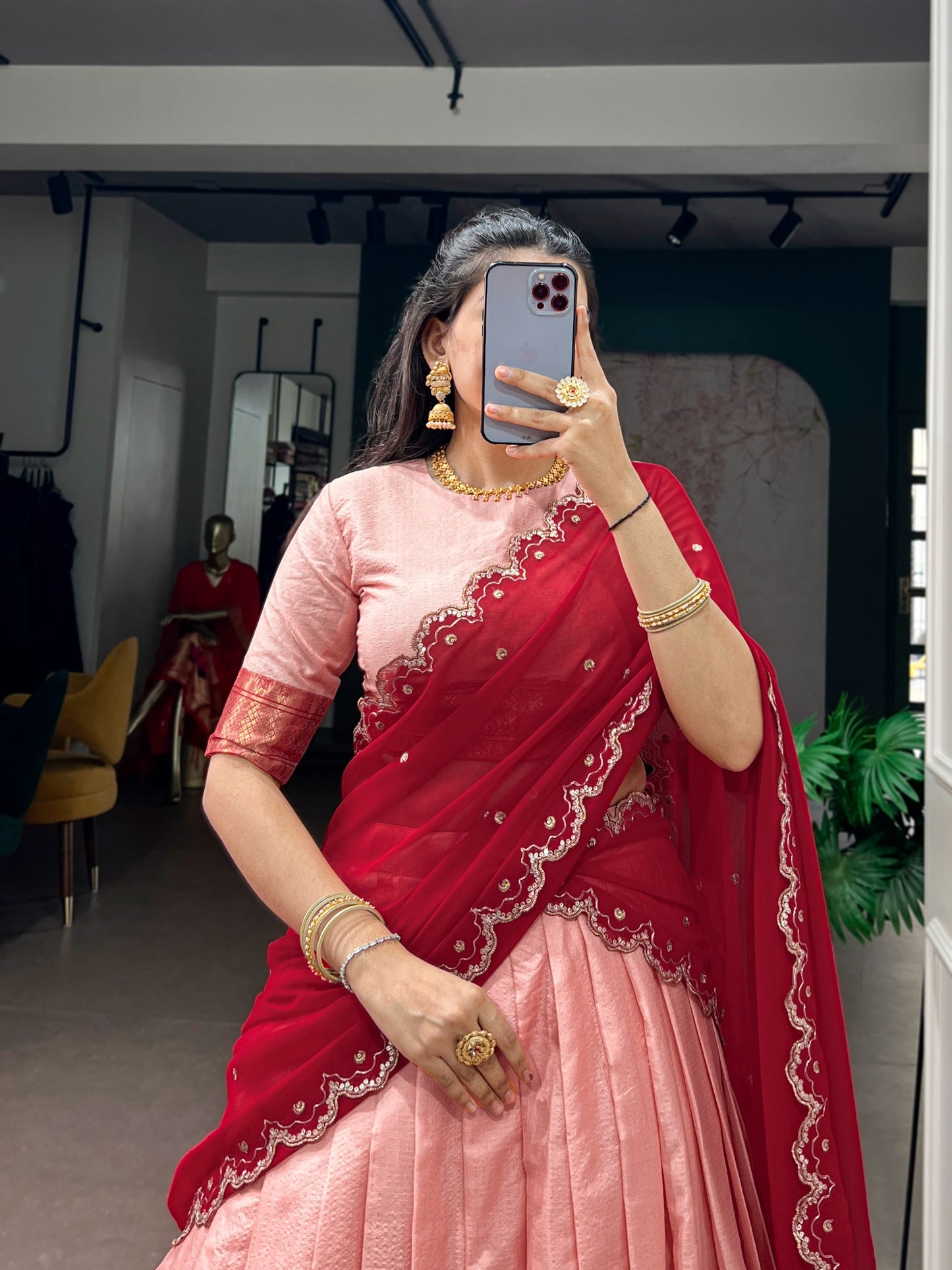 Lehenga rose, rouge & doré
