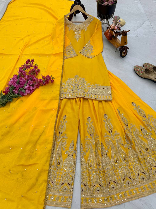 Ensemble haut, pantalon palazzo, écharpe jaune & doré