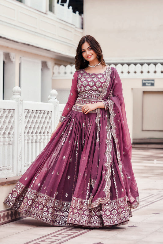 Lehenga rose pourpre & doré