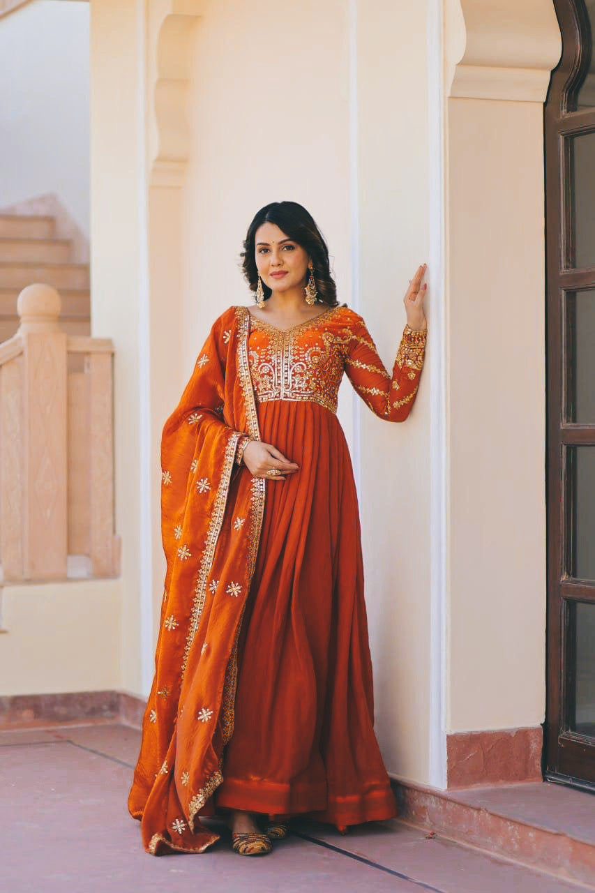 Robe terracotta & doré