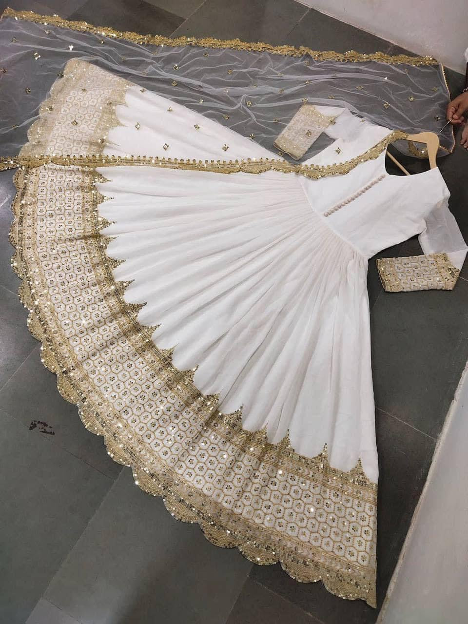 Robe indienne blanc & doré