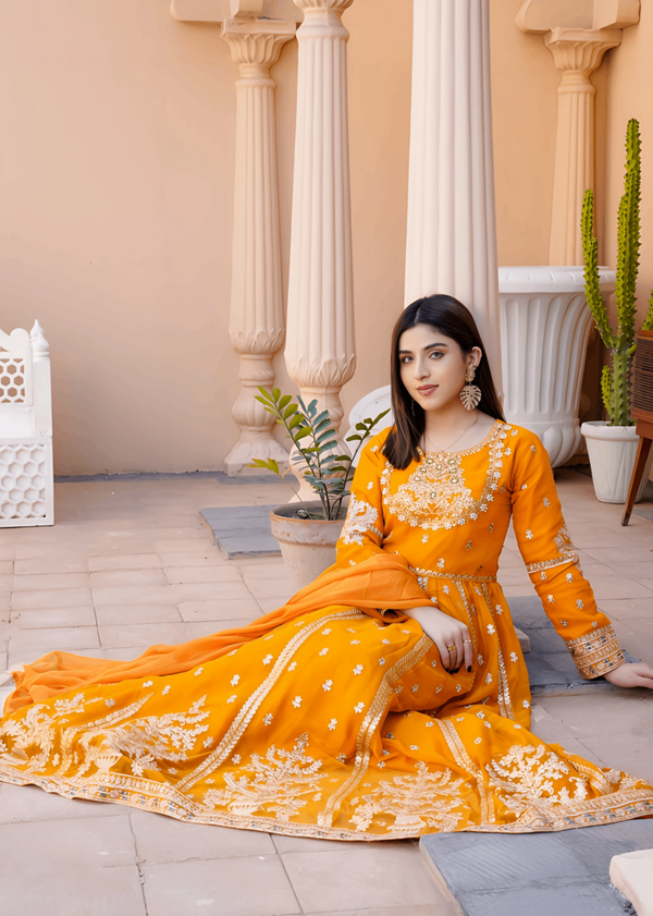 Robe jaune moutarde & doré