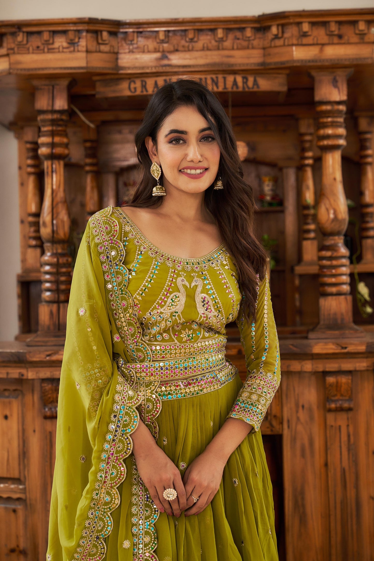 Lehenga vert motifs paon