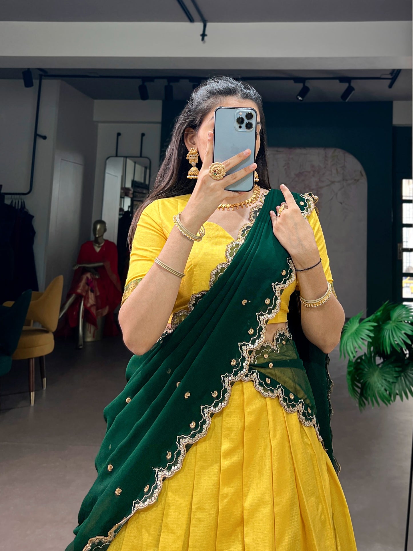 Lehenga jaune, vert & doré