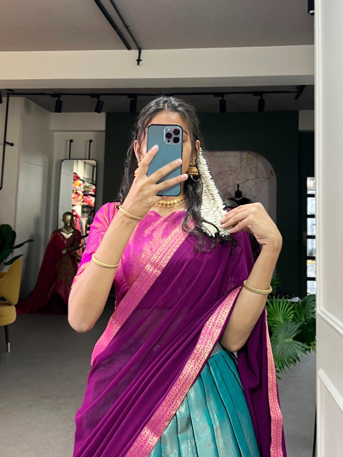 Lehenga bleu turquoise, rose & doré