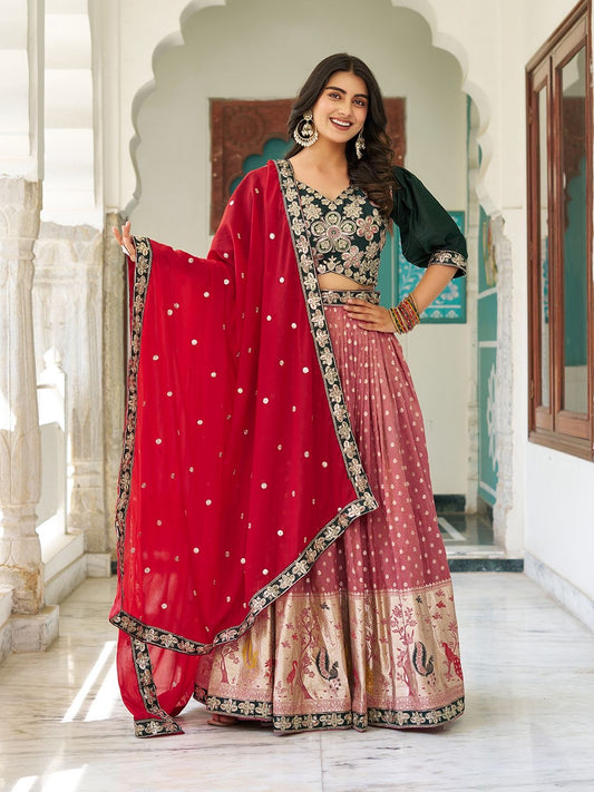 Lehenga vert, rose & rouge