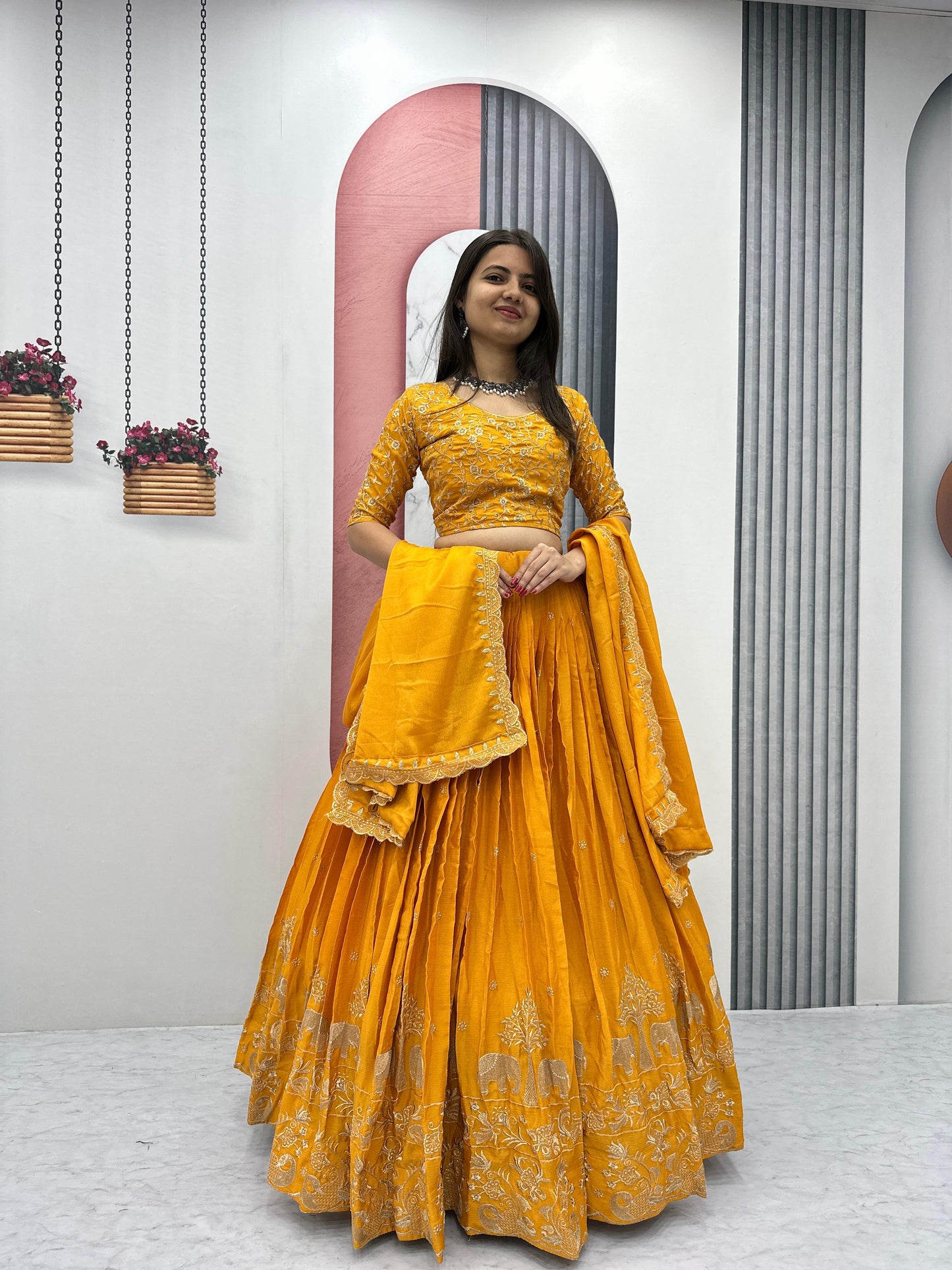 Lehenga jaune & doré