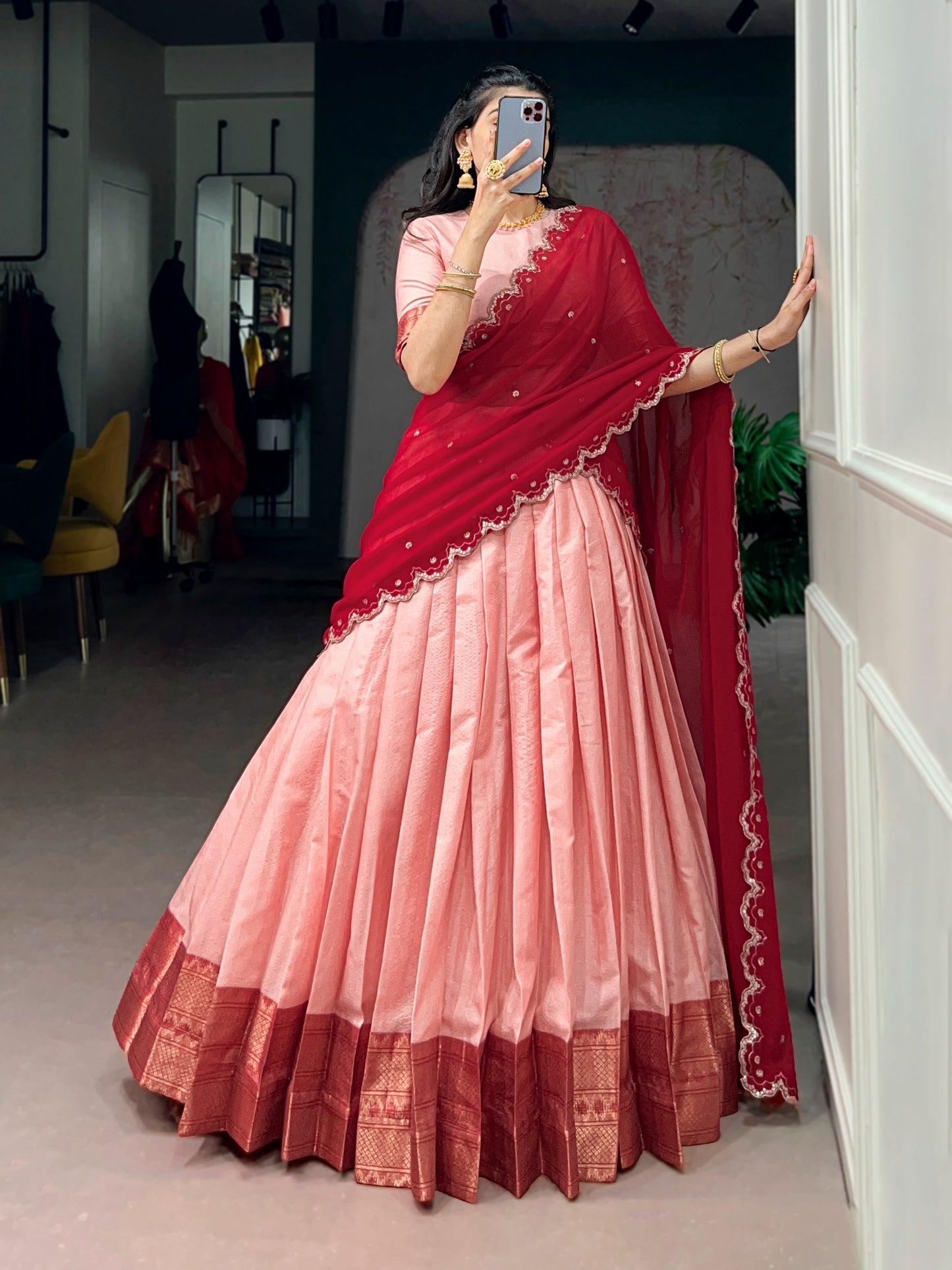Lehenga rose, rouge & doré