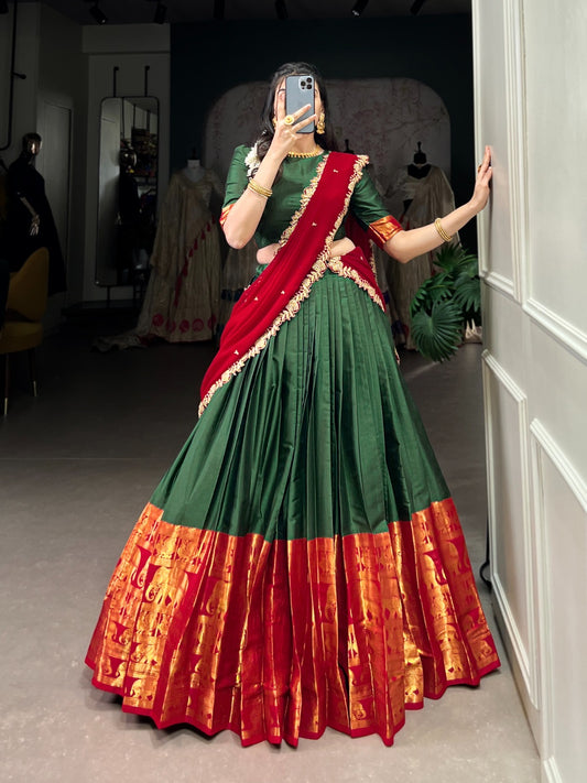 Lehenga vert, rouge & doré