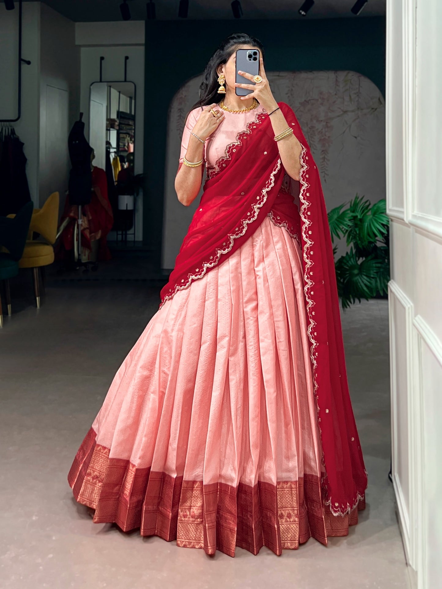 Lehenga rose, rouge & doré
