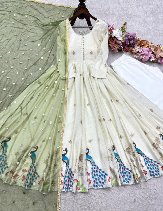 Robe blanc écru & doré, motifs paon