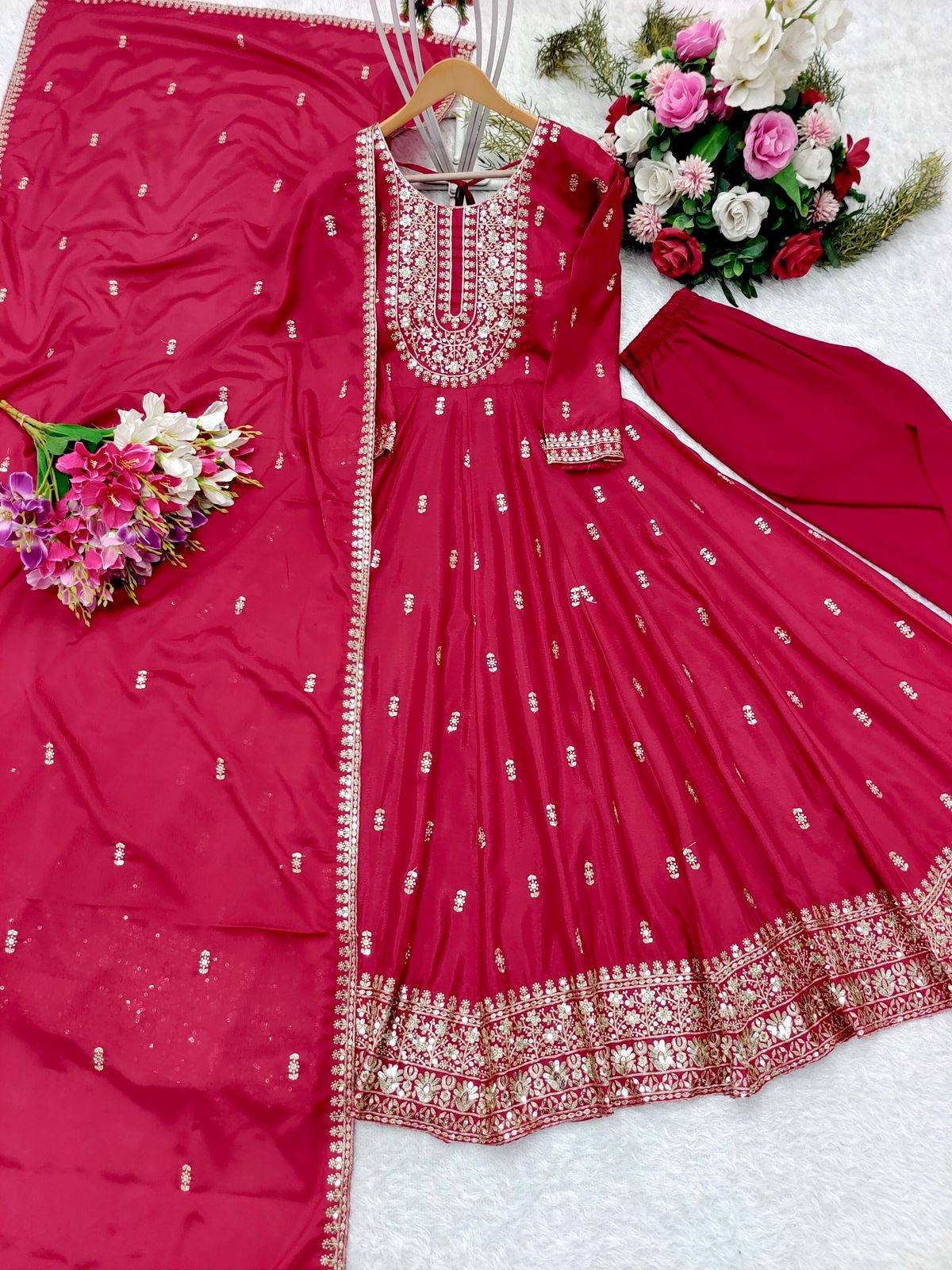 Robe indienne rouge rosé & doré