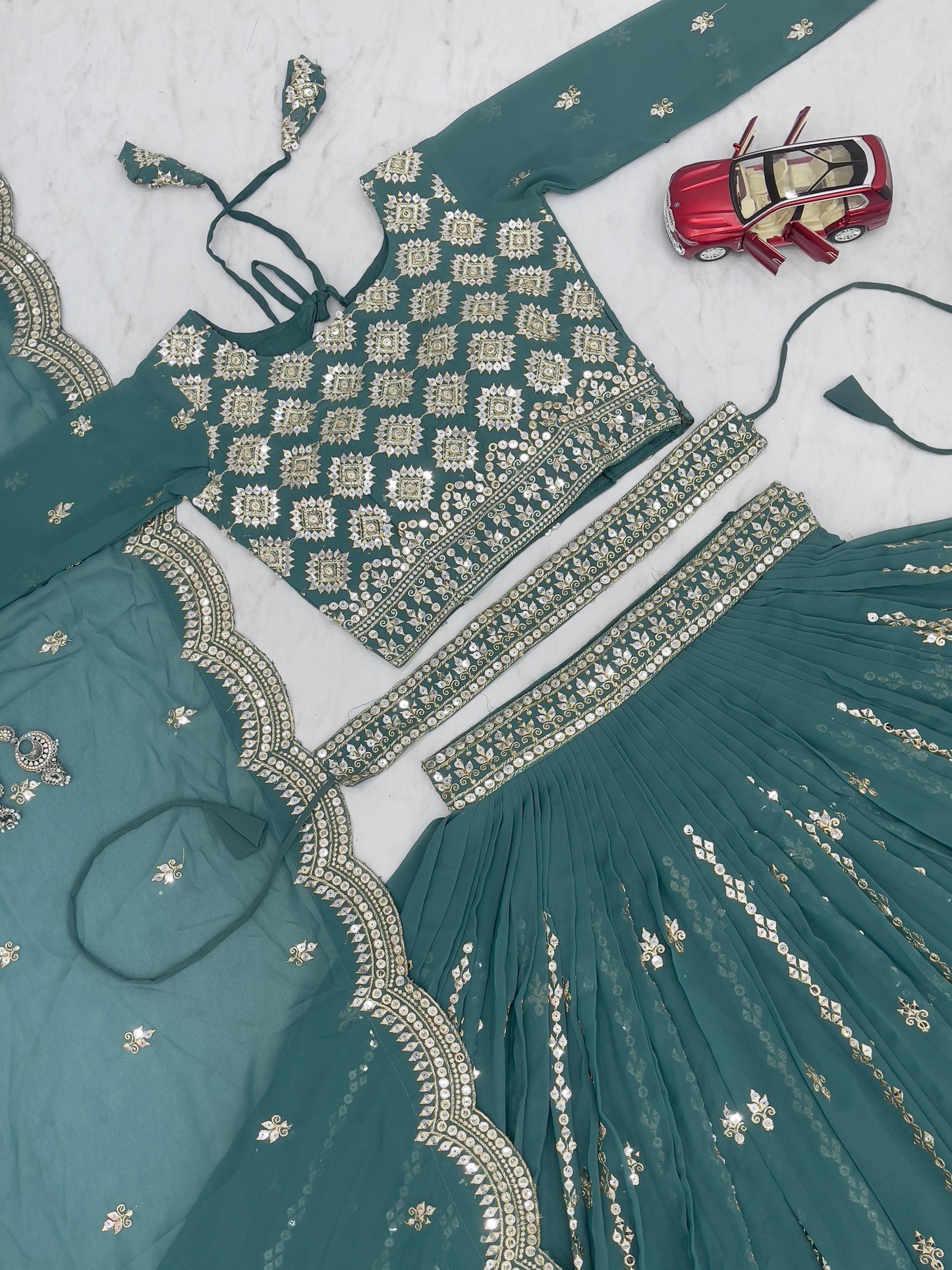 Lehenga bleu & doré