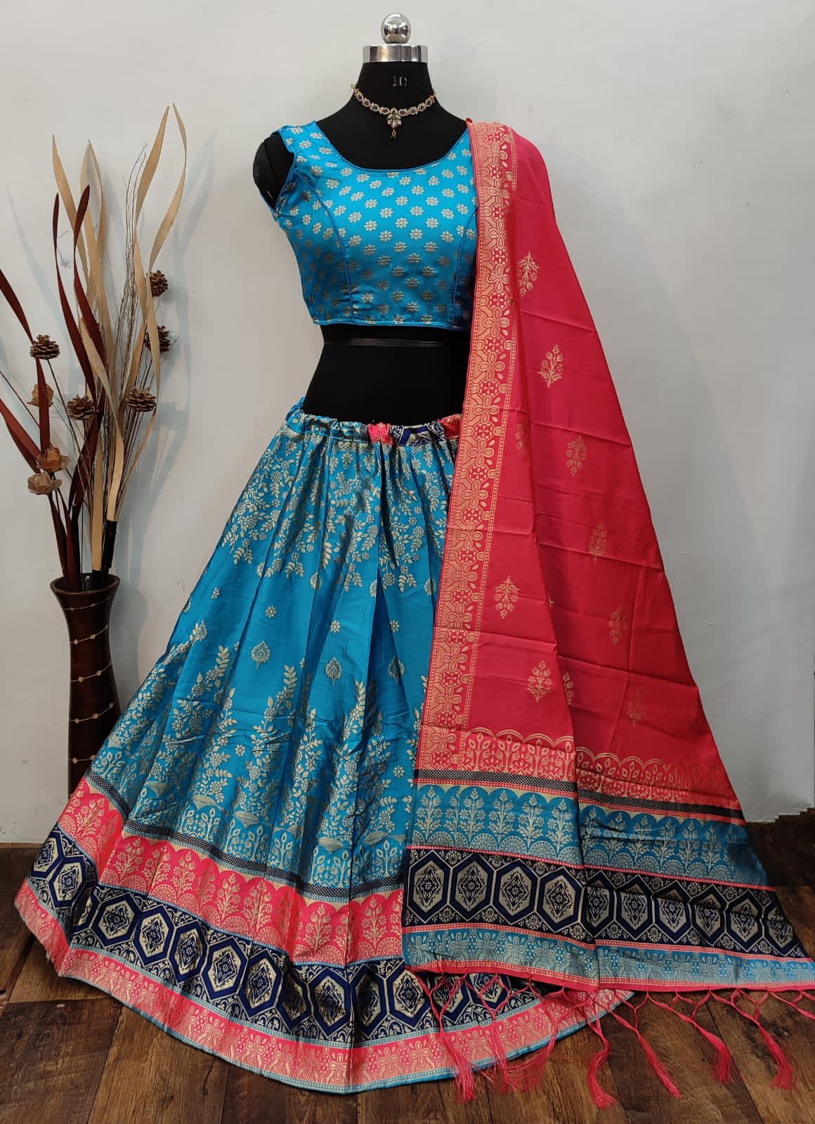 Lehenga banarasi bleu & rose