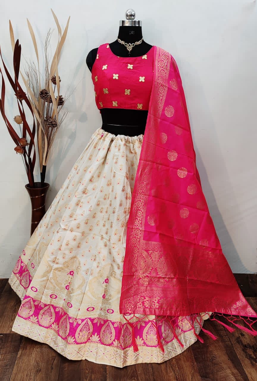 Lehenga banarasi blanc, rose & doré